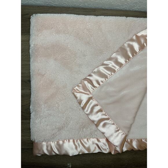 Cloud Island Target Pink Plush Satin Edge Baby Blanket Fluffy Soft 40x30 - Picture 2 of 11